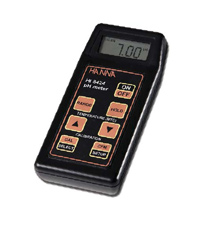 HANNA HI 8424N pH-mètre étanche avec étalonnage automatique & compensation de la température